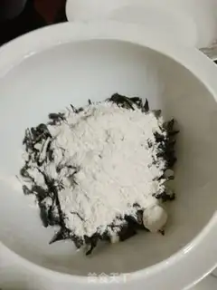 Make Green pepper fried eggs and oxen dry Bacillus step 2