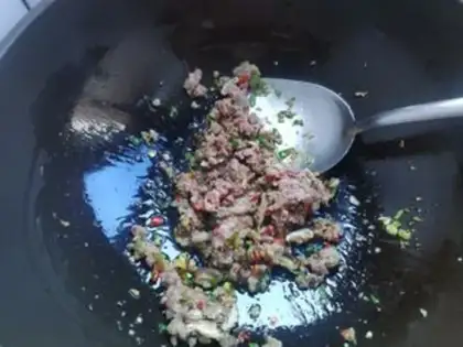 Make Meat sauce noodles step 3