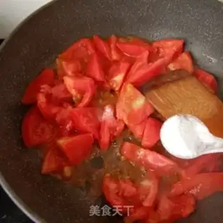 Make Shrimp skinball tomato soup step 3