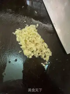 Make Garlic fried potatoes step 2