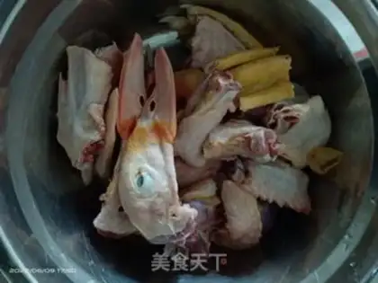Make Duckheads, duck claw soup step 0