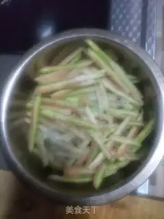 Make A watermelon step 1