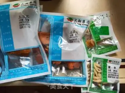 Make Qian Er Dong Tong Bone soup step 1
