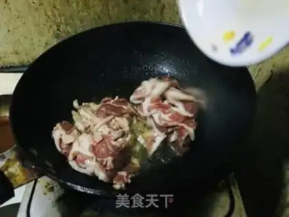 Make The onions blow up lamb step 2