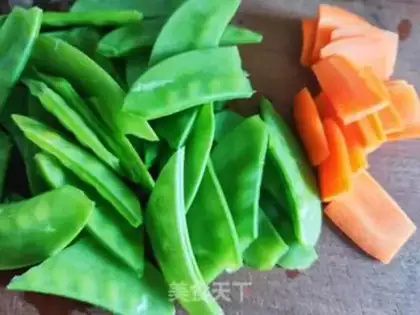Make Carrot wood with Dutch beans step 1