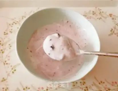 Make Yogurt and fruit step 1