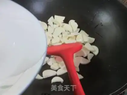 Make The pickles are full of white step 4