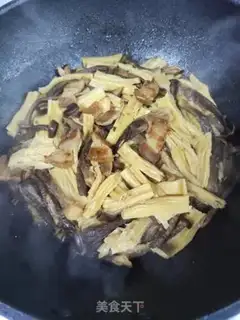 Make Five flowers for plum mushrooms step 6