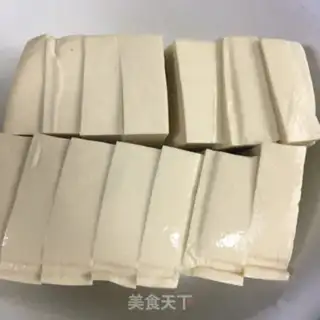 Make Eggs are fried tofu step 0