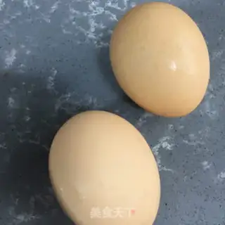 Make Eggs are fried tofu step 1