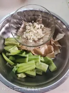 Make cucumber tofu skin step 0