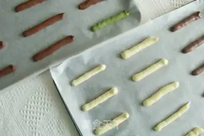 Make Cat tongue crackers step 8