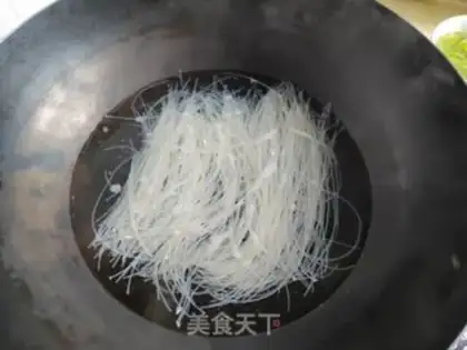 Make Four seasoned bean eggs, fried rice noodles step 0
