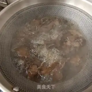 Make White mushroom mushrooms back to the pot step 4