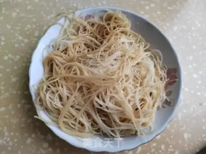 Make Four seasoned bean eggs, fried rice noodles step 1