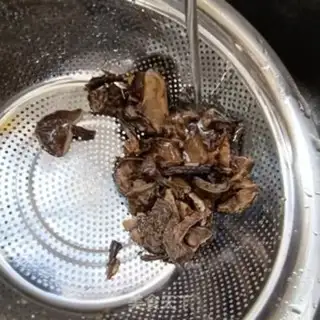 Make White mushroom mushrooms back to the pot step 5
