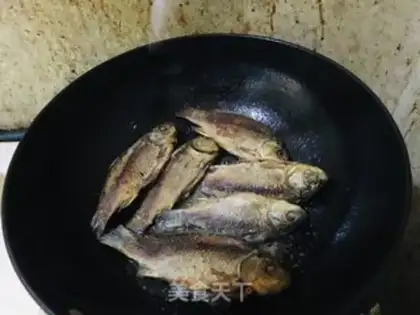 Make Sausage fish step 3