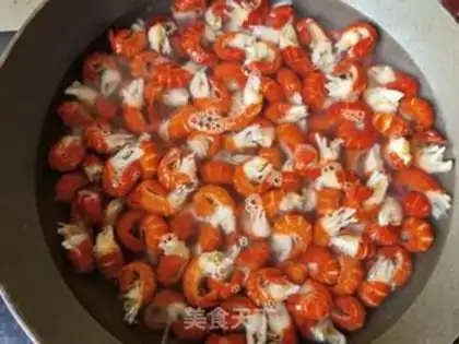 Make Spicy shrimp tails burning corn step 3