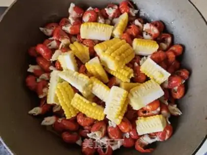 Make Spicy shrimp tails burning corn step 6