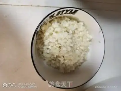 Make A fan of garlic shrimp step 1
