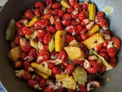 Make Spicy shrimp tails burning corn step 7