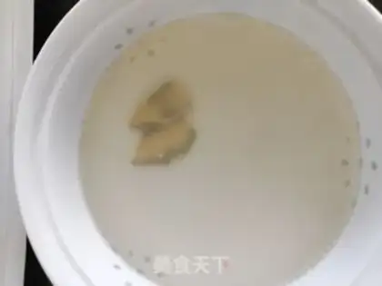 Make Cracking eggs step 2