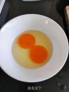 Make Cracking eggs step 3