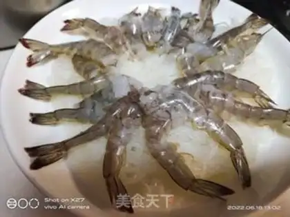 Make A fan of garlic shrimp step 4