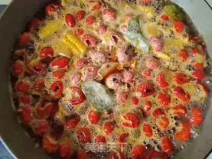 Make Spicy shrimp tails burning corn step 10