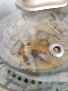 Make Cracking eggs step 6