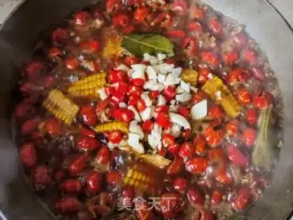 Make Spicy shrimp tails burning corn step 13
