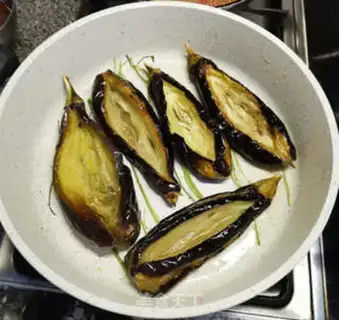 Make Turkish eggplant boat step 16