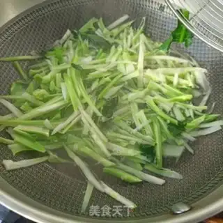 Make The broccoli has fried eggs step 3