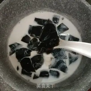 Make Red bean-burned fairygrass milk tea step 7