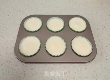 Make Soft cupcakes step 9
