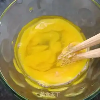 Make The broccoli has fried eggs step 5