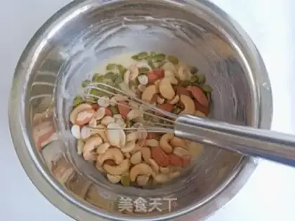 Make Comprehensive nut pretzels step 6
