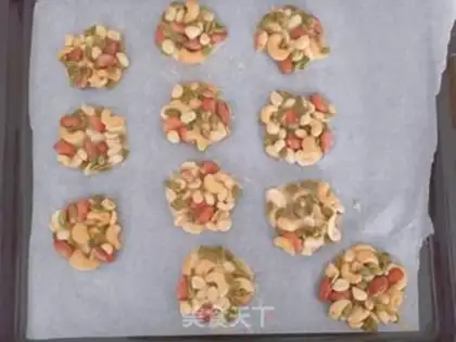 Make Comprehensive nut pretzels step 7