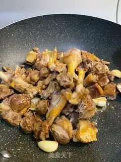 Make A wide-range ginger duck step 5