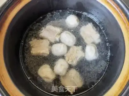 Make Bone soup, yellowfish balls step 4
