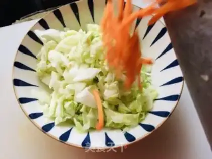 Make A gravy carrot step 0