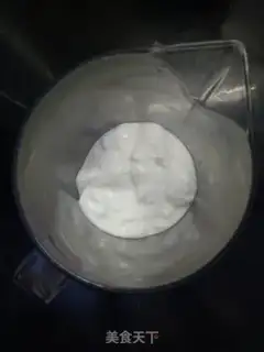 Make Blueberry milkshake step 2