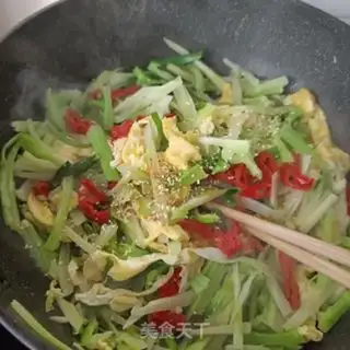 Make The broccoli has fried eggs step 16