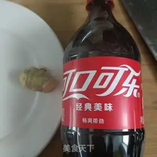 Make The cola chicken is on the wing step 1