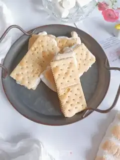 Make A marshmallow roast soda step 7