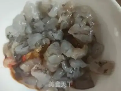 Make Pork cuisine, three fresh dumplings step 2