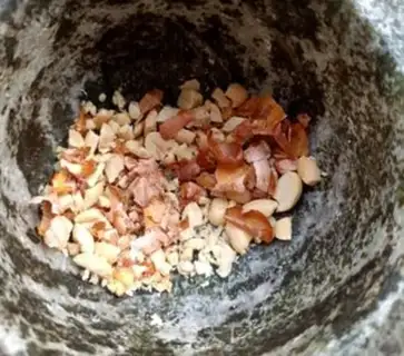 Make Eggs and peanuts step 2