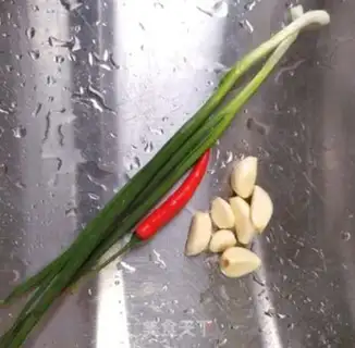 Make White Sliced Pig Hands step 9