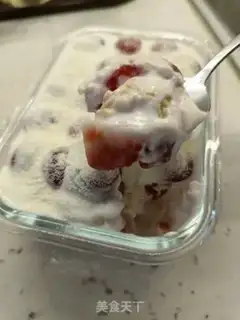Make Strawberry yogurt box step 8