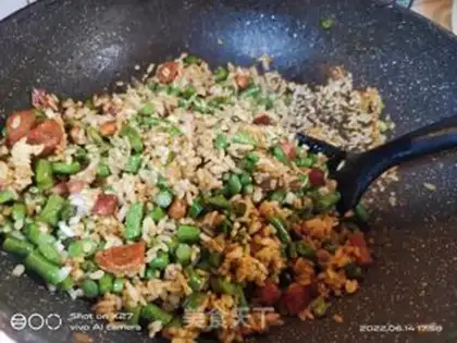 Make Sausage bean horned rice step 8